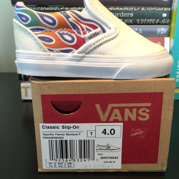 Vans classic slip on (Sparkle 🔥) size 4 (Toddler) HOST PICK 🤩 - Picture 6 of 7